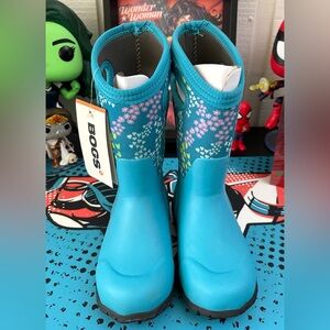 Bogs Boots kids size 12